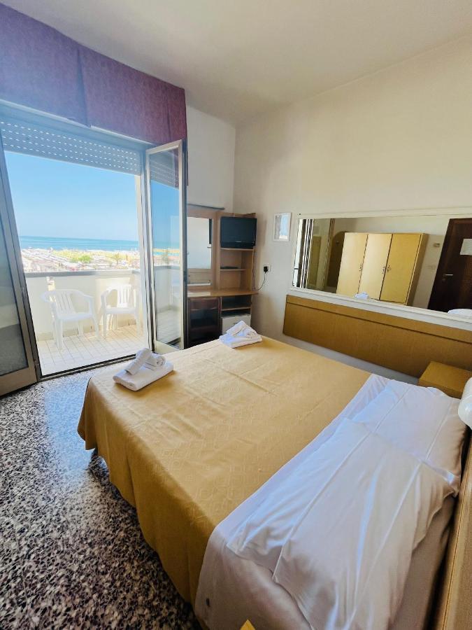 Hotel Columbia Frontemare Rimini Luaran gambar