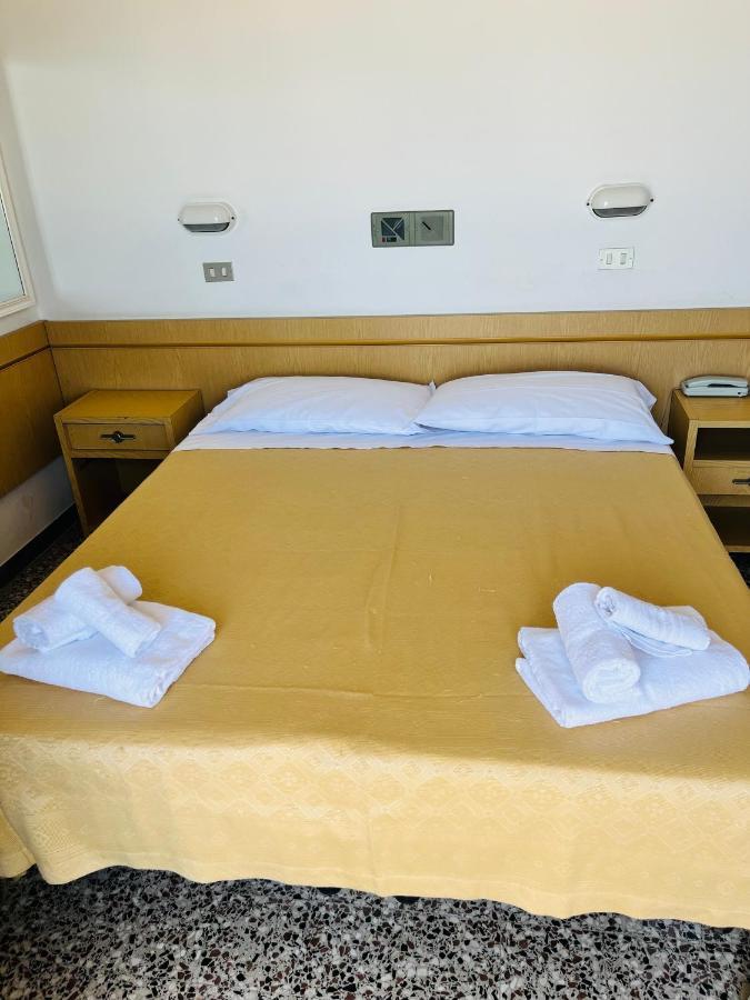 Hotel Columbia Frontemare Rimini Luaran gambar