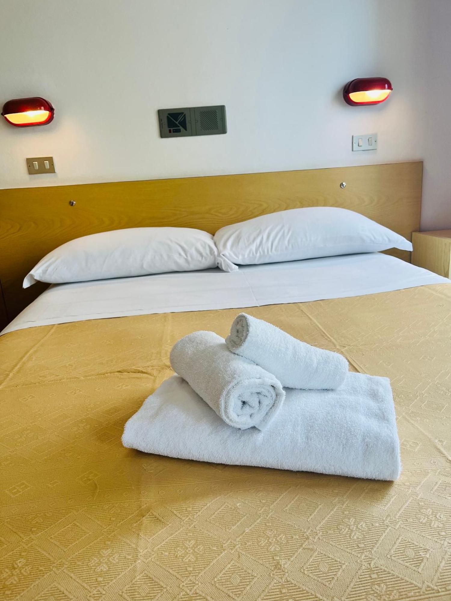 Hotel Columbia Frontemare Rimini Luaran gambar