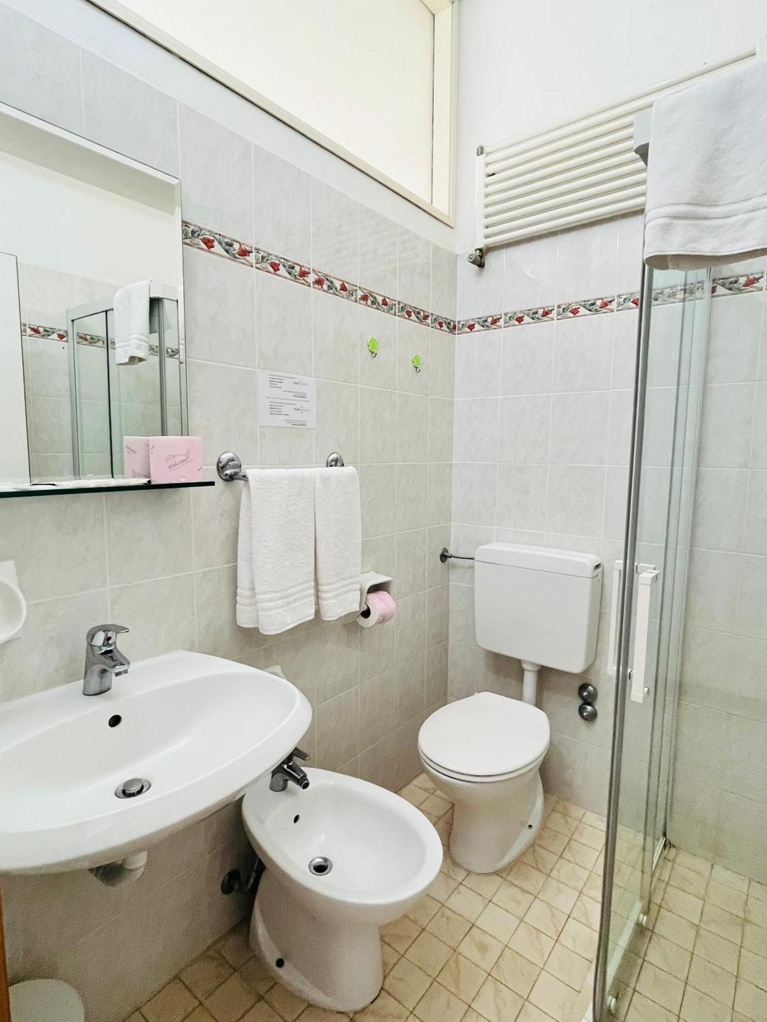 Hotel Columbia Frontemare Rimini Luaran gambar