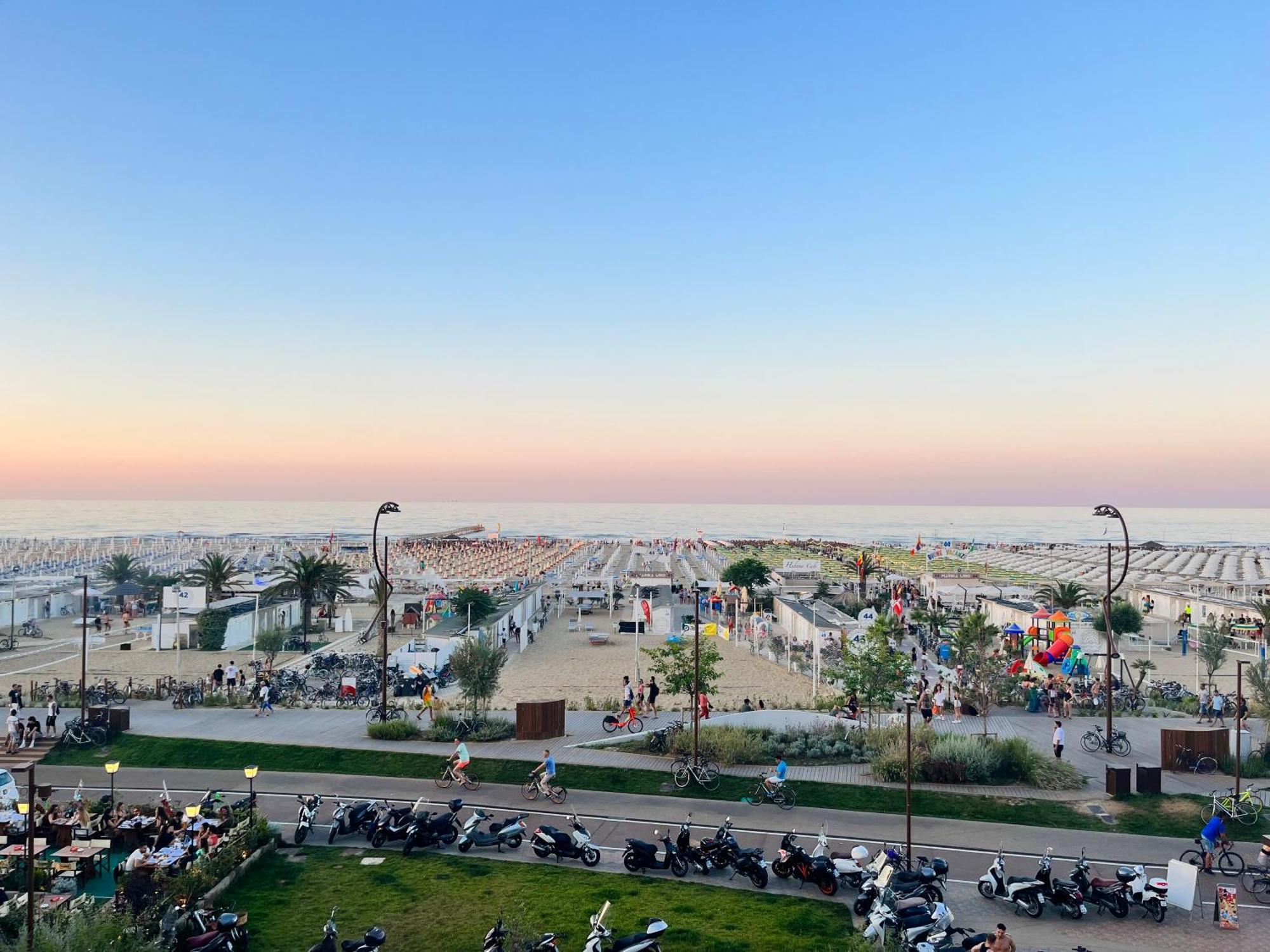 Hotel Columbia Frontemare Rimini Luaran gambar