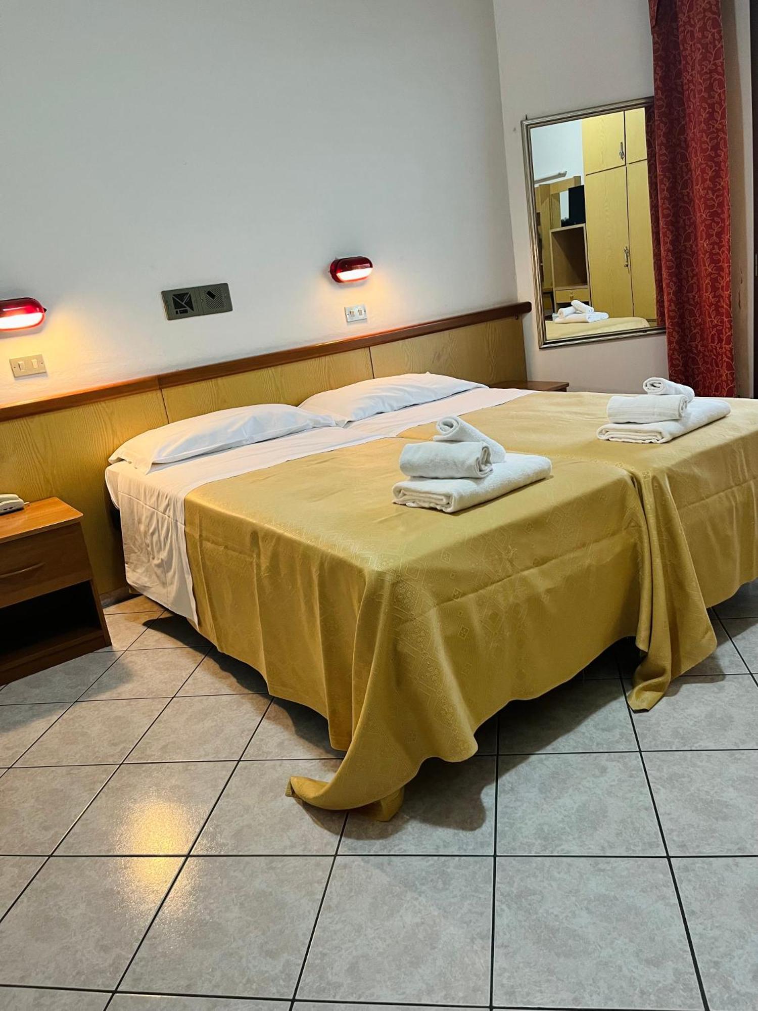 Hotel Columbia Frontemare Rimini Luaran gambar