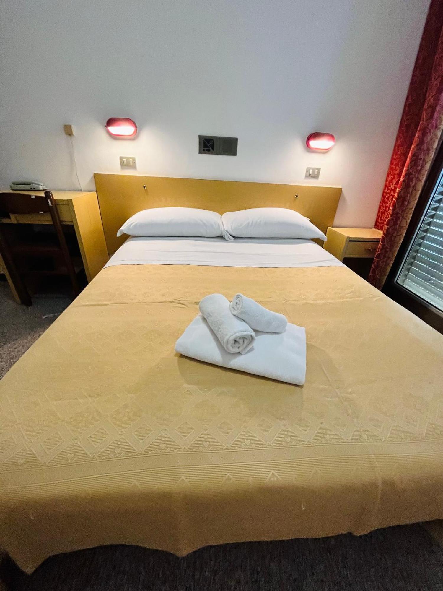 Hotel Columbia Frontemare Rimini Luaran gambar