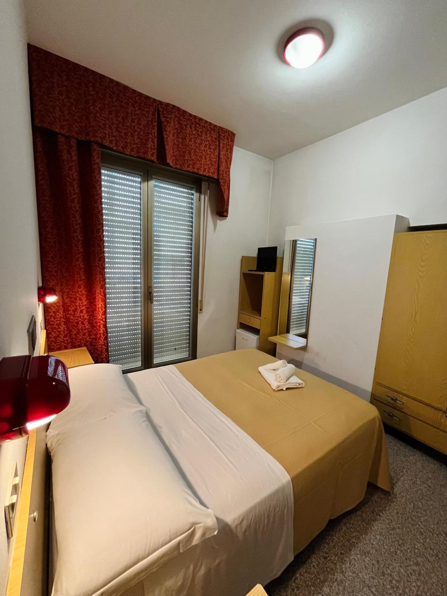Hotel Columbia Frontemare Rimini Luaran gambar