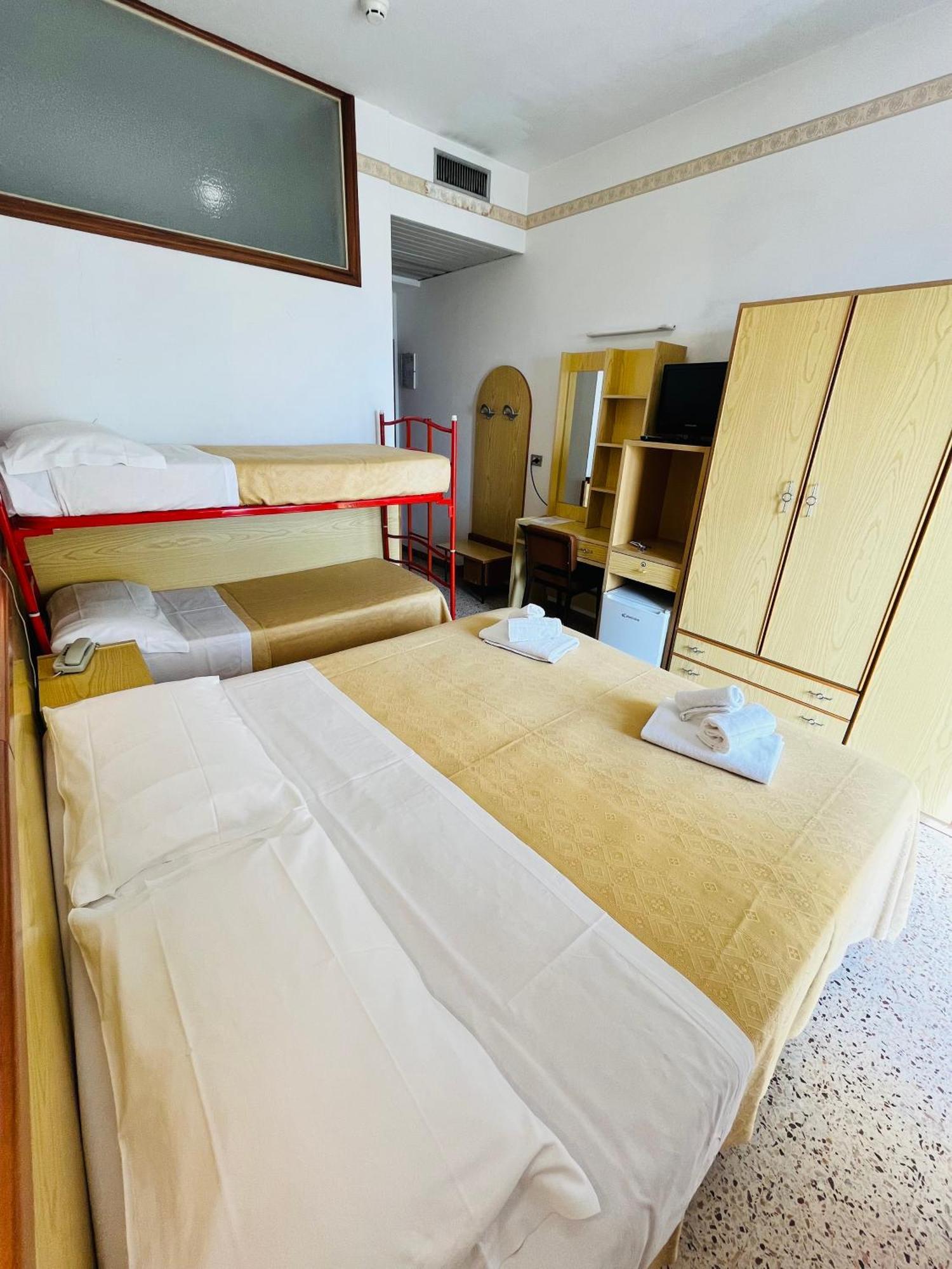 Hotel Columbia Frontemare Rimini Luaran gambar