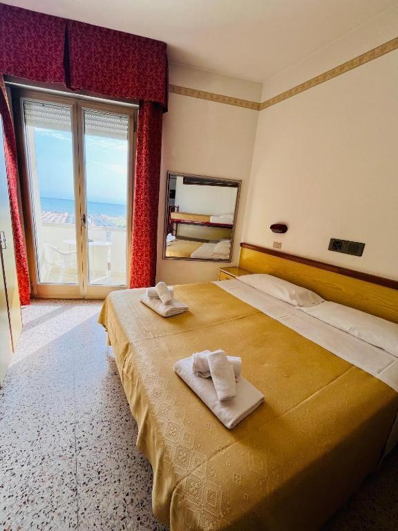 Hotel Columbia Frontemare Rimini Luaran gambar